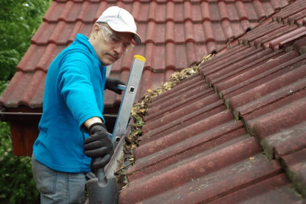 When to Clean Gutters Best Time, Frequency & Seasonal Gutter Care - South Shore Window Cleaning